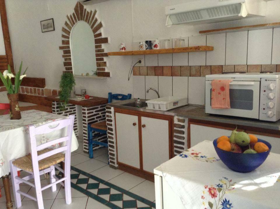 Aposperitis Rooms & Apartments Kini Ngoại thất bức ảnh